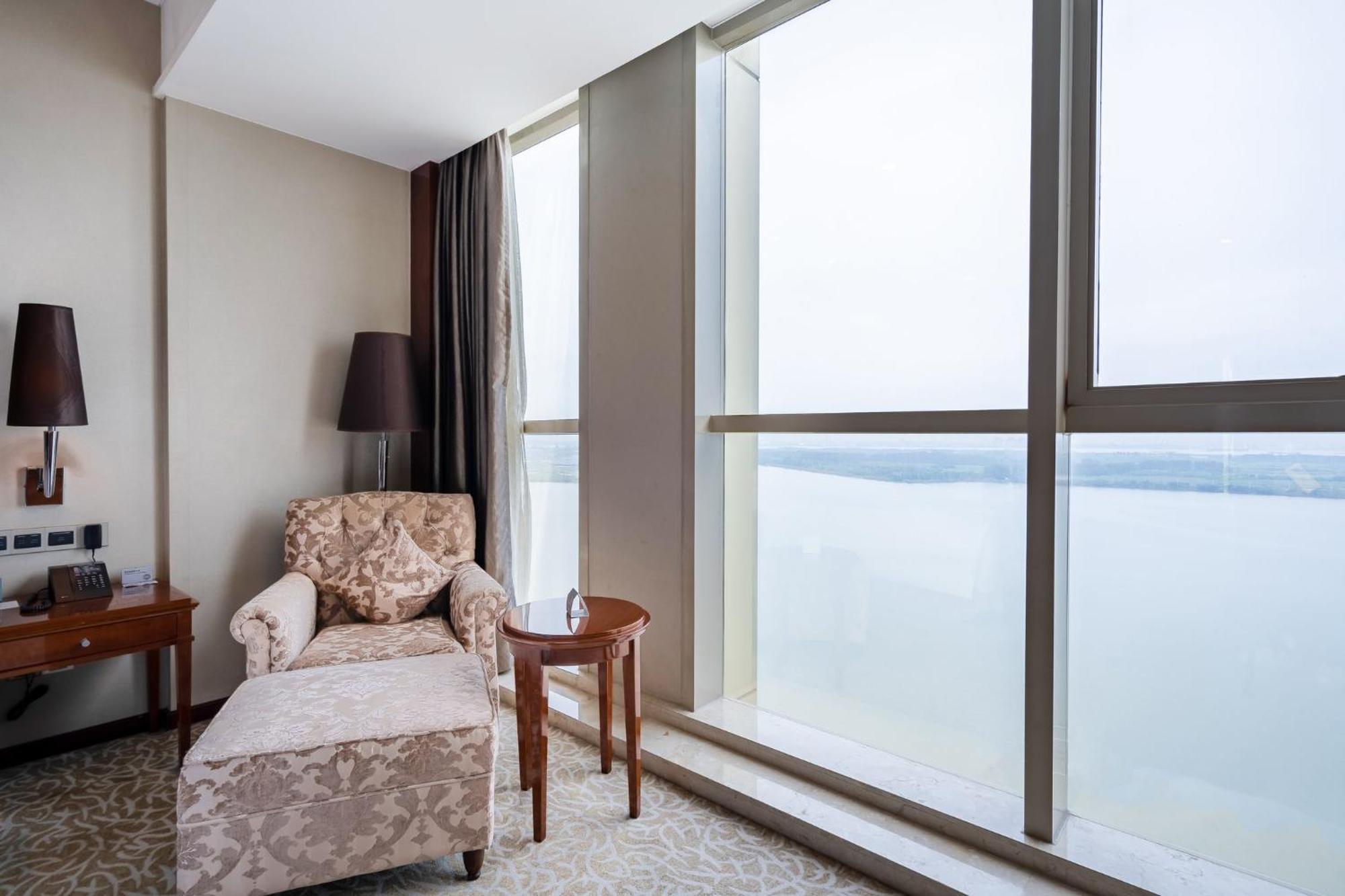 Crowne Plaza Zhenjiang By Ihg Zhenjiang (Jiangsu) Exterior foto
